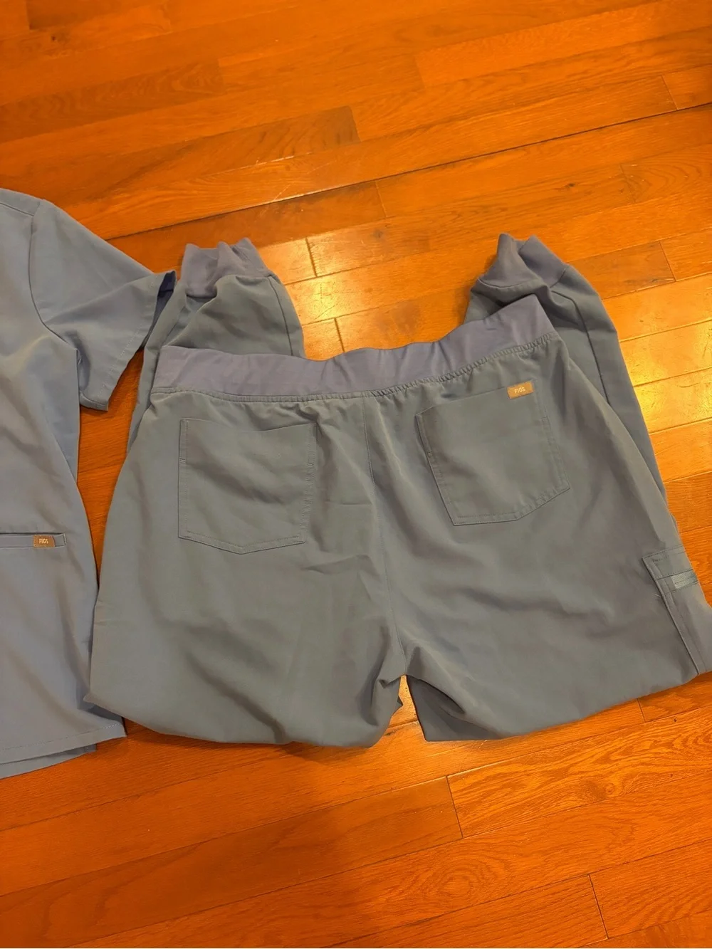 Figs Ceil Blue jogger Scrub Set - size XL